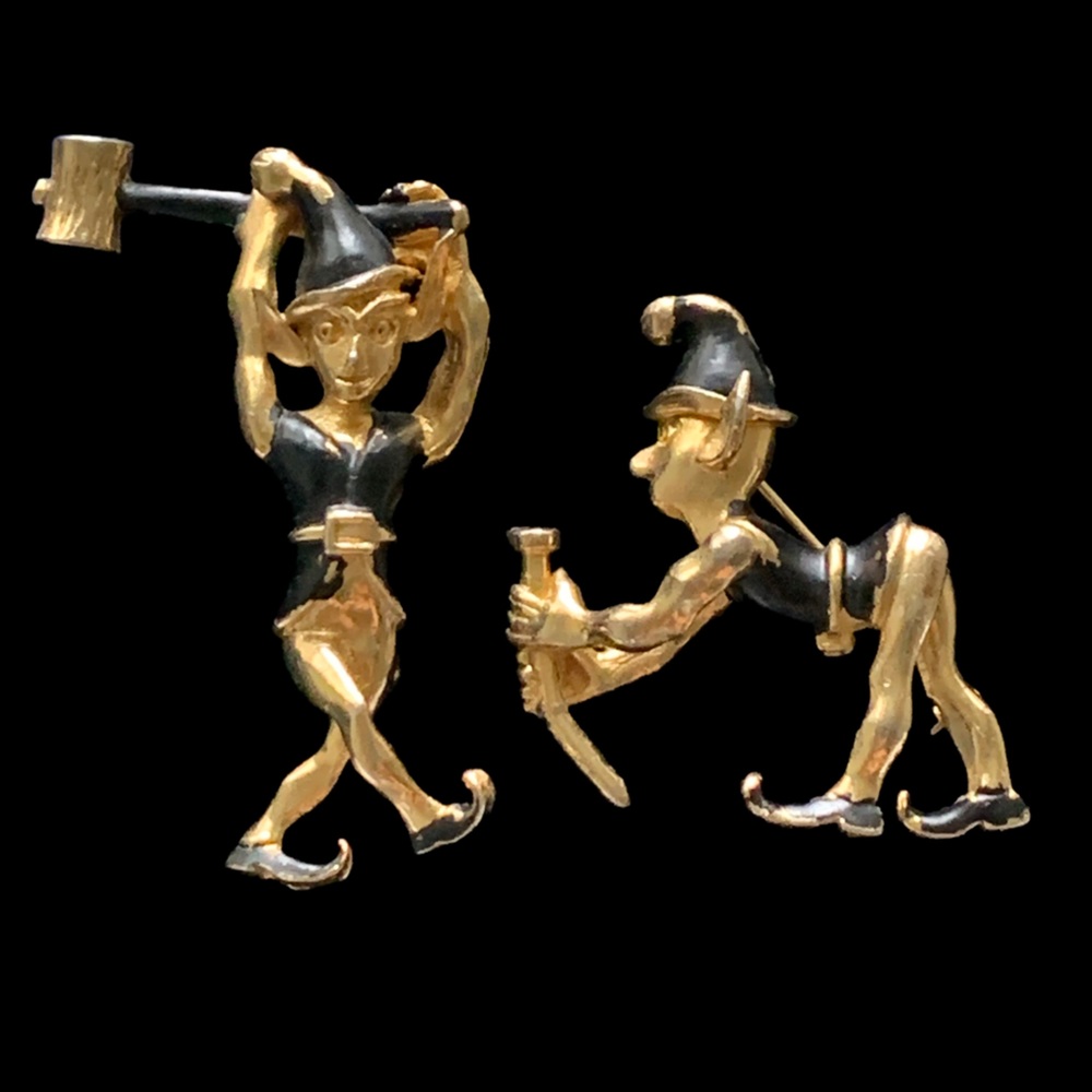 Marvella elf  at work Christmas brooch pin set